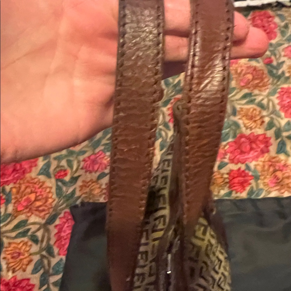 Beautiful Vintage Fendi Dark Brown Monogram Shoulder Bag💗 - Picture 14 of 17